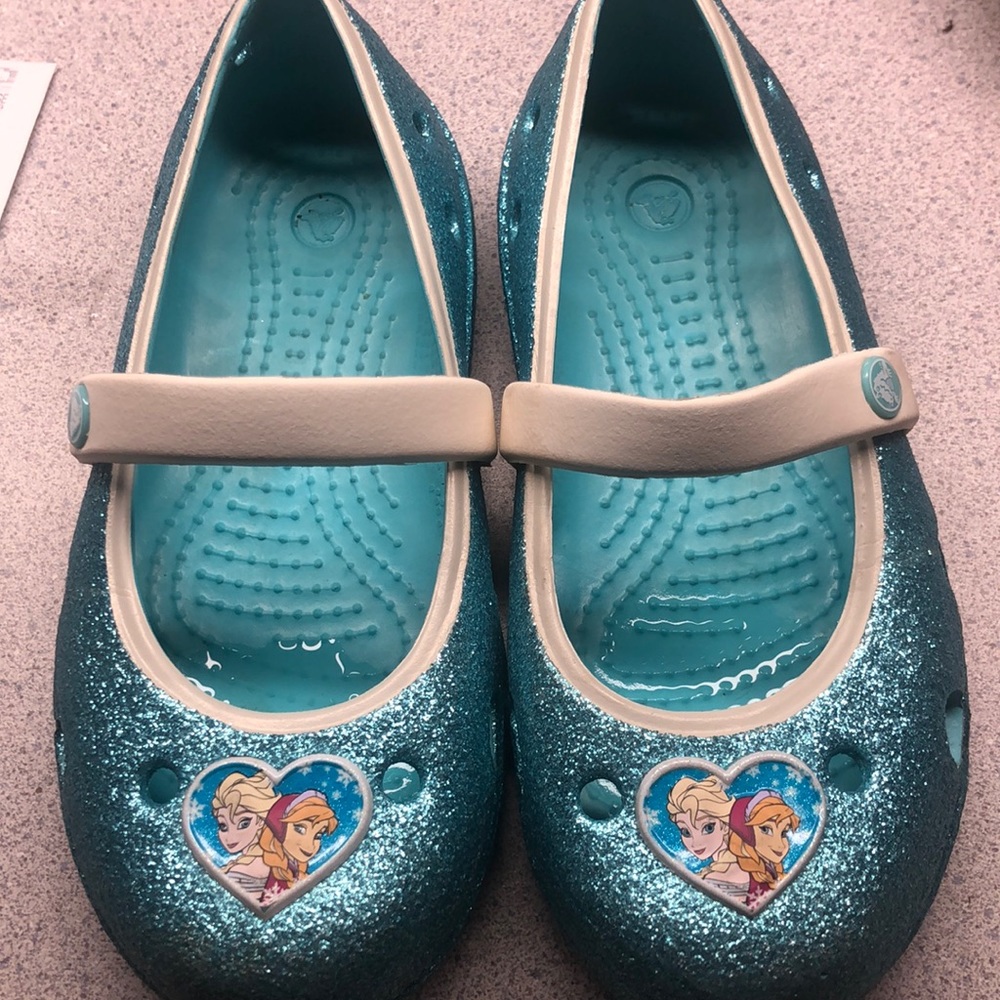 Girl crocks (Frozen)